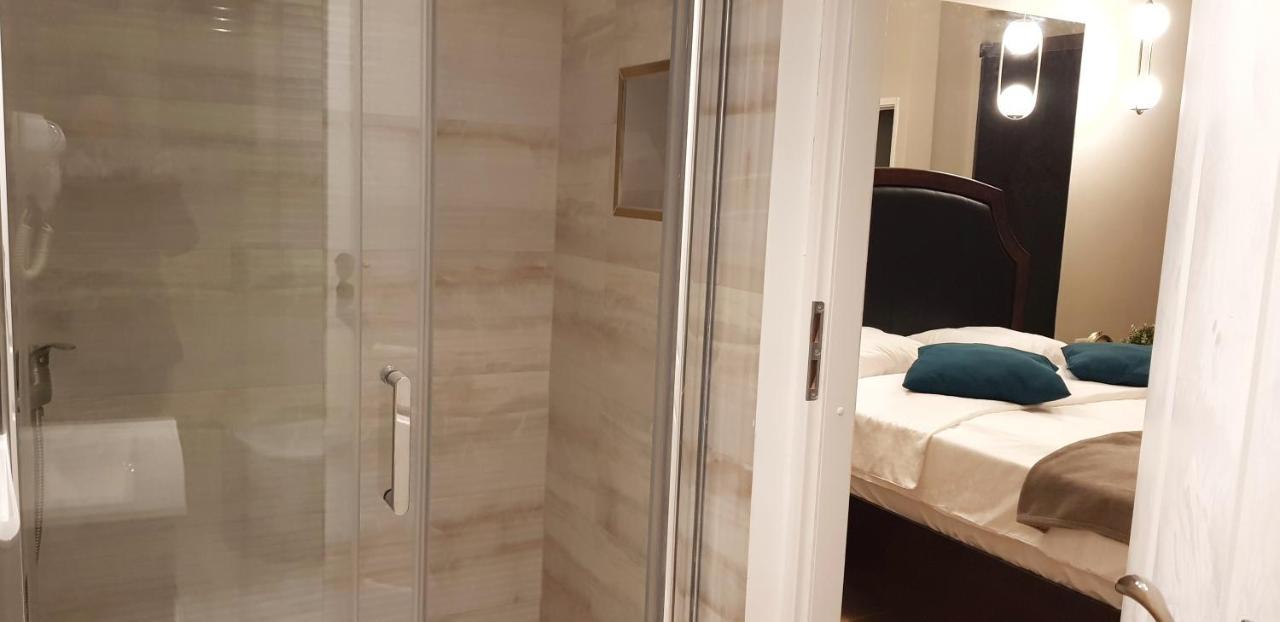 Elania Residence Targu Jiu Ngoại thất bức ảnh