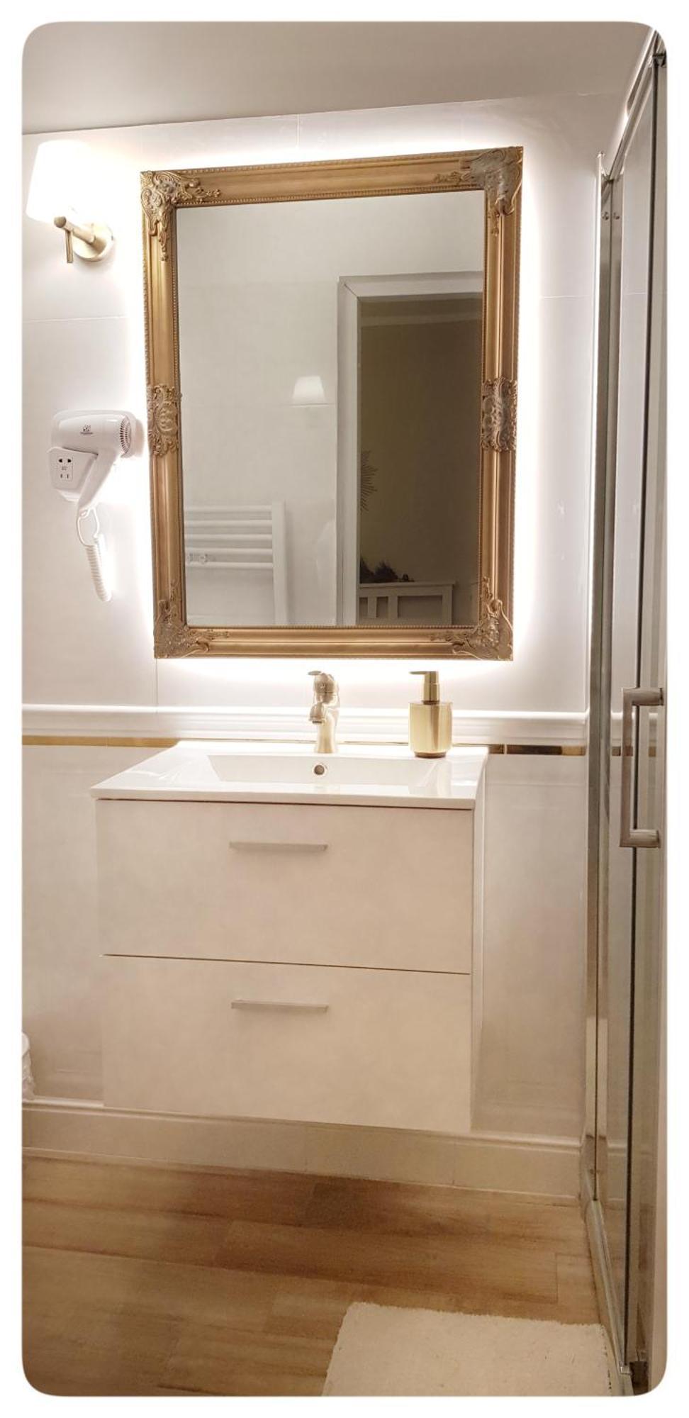 Elania Residence Targu Jiu Ngoại thất bức ảnh