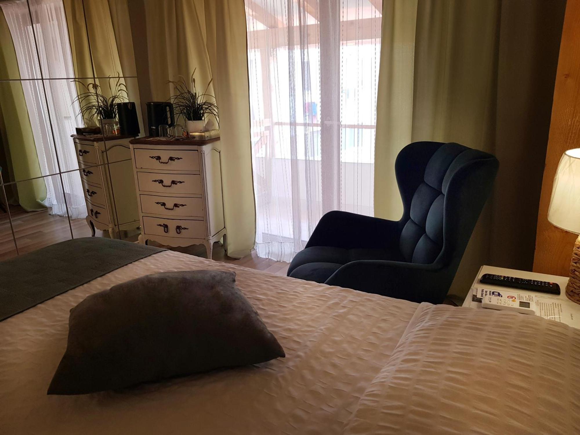 Elania Residence Targu Jiu Ngoại thất bức ảnh