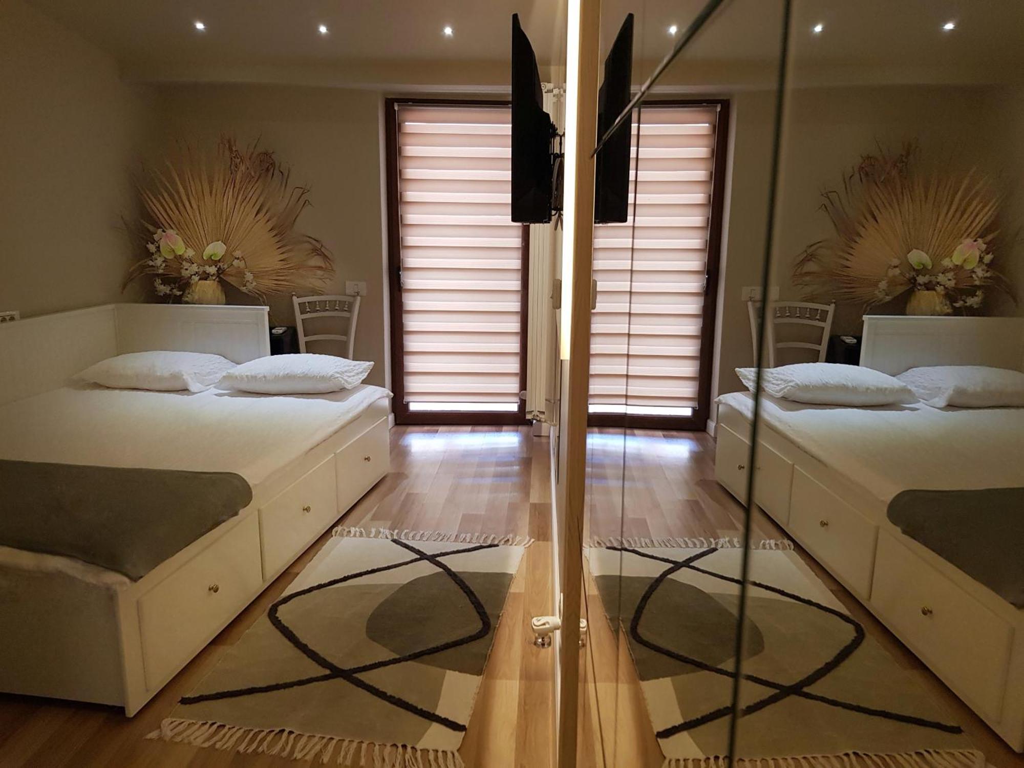 Elania Residence Targu Jiu Ngoại thất bức ảnh